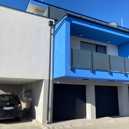 Swiss Star Apartment Mosonmagyaróvár Екстериор снимка